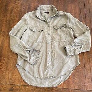 Quince Vintage Wash Tencel Utility Shirt Olive LS Rolled Tab Top Womens XS